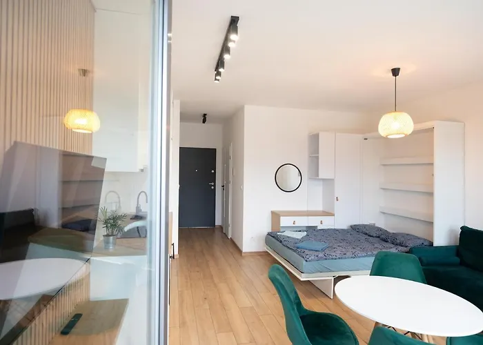 Golden Apartmentsisok15I2